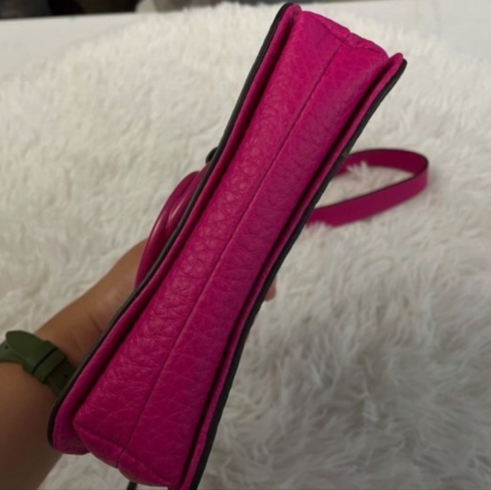 VINCE CAMUTO Mystic Magenta Leather Shoulder Compact Bag - Picture 5 of 10